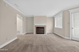 17 Derby Dr in Saratoga Springs, NY - Building Photo - Building Photo