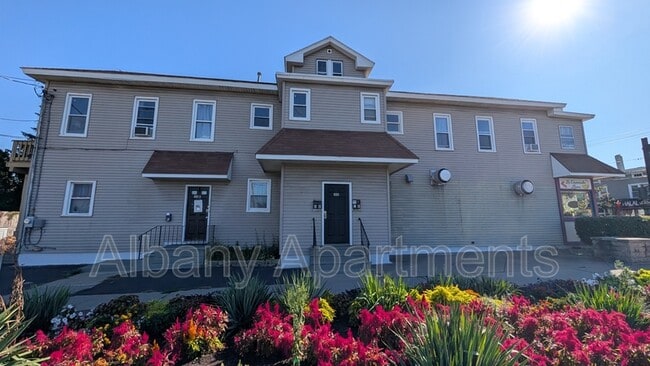 469 Delaware Ave in Albany, NY - Building Photo - Building Photo