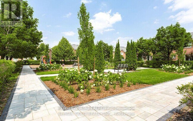 2665 Thomas St in Mississauga, ON - Building Photo - Building Photo