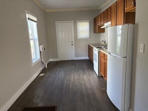 1330 N Broadway Ave in Springfield, MO - Building Photo - Building Photo