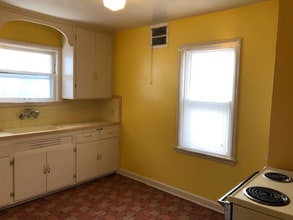 405 S Hine Ave in Waukesha, WI - Building Photo - Building Photo