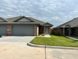 19601 N Pennsylvania Ave in Edmond, OK - Building Photo