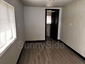 8105 W Colonial Dr in Orlando, FL - Building Photo - Building Photo