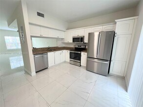 9820 NW 56th Pl in Coral Springs, FL - Building Photo - Building Photo