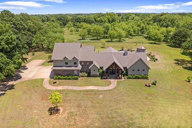 1898 Rodgers Rd in Whitesboro, TX - Building Photo