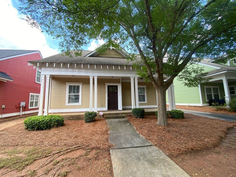 137 Magnolia Bluff Dr in Athens, GA - Building Photo