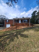 208 Cliffside Dr in Kannapolis, NC - Building Photo