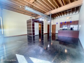 309 E Market St in Louisville, KY - Building Photo - Building Photo