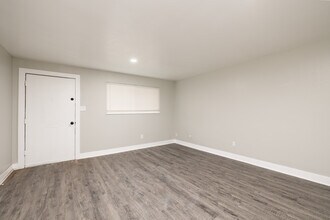 Jasmine Springs in Colorado Springs, CO - Foto de edificio - Interior Photo