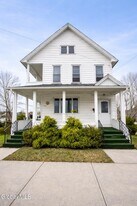 300 Division St in Amsterdam, NY - Building Photo