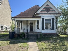 710 W 2nd St in Webb City, MO - Building Photo