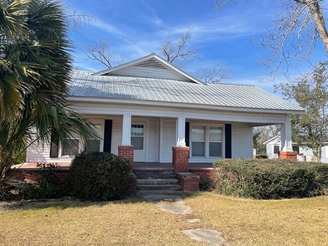 101 Abbie Ln in Glennville, GA - Foto de edificio - Building Photo