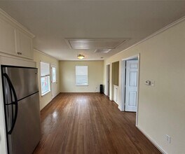 2313 Everett St in Houston, TX - Foto de edificio - Building Photo
