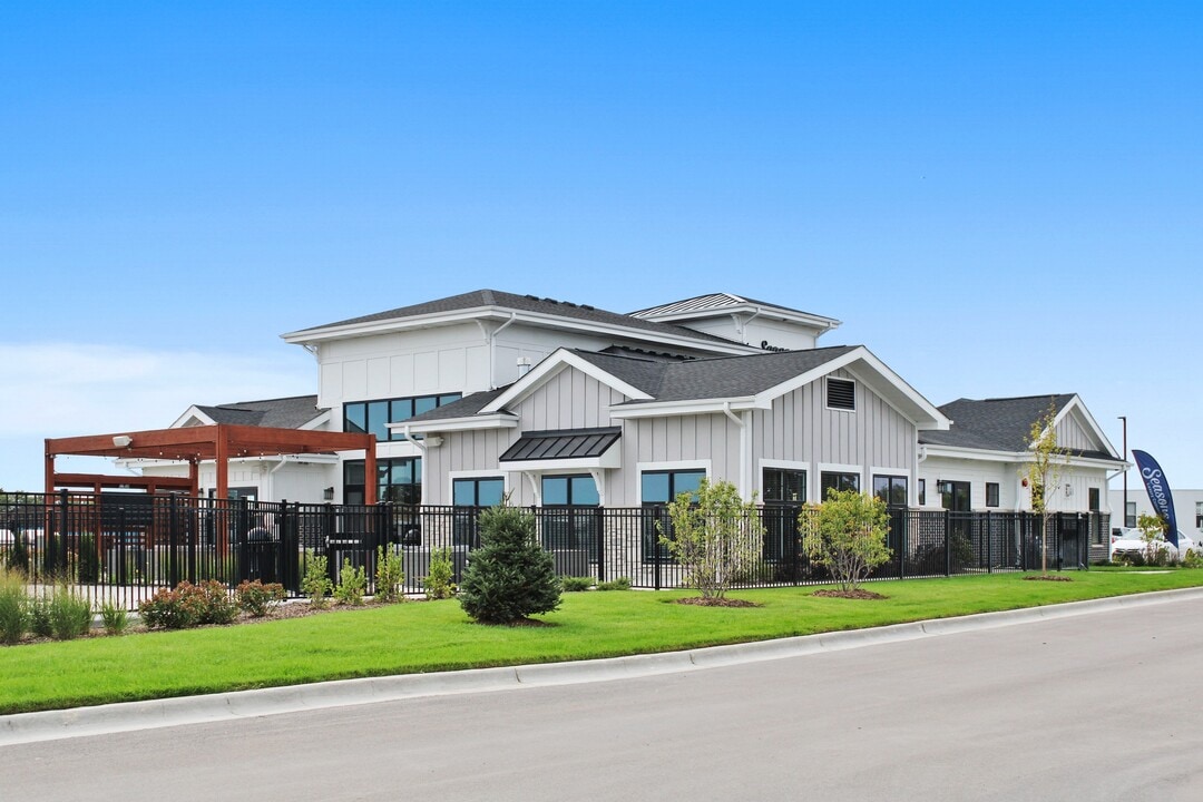 Seasons at North Aurora in North Aurora, IL - Foto de edificio