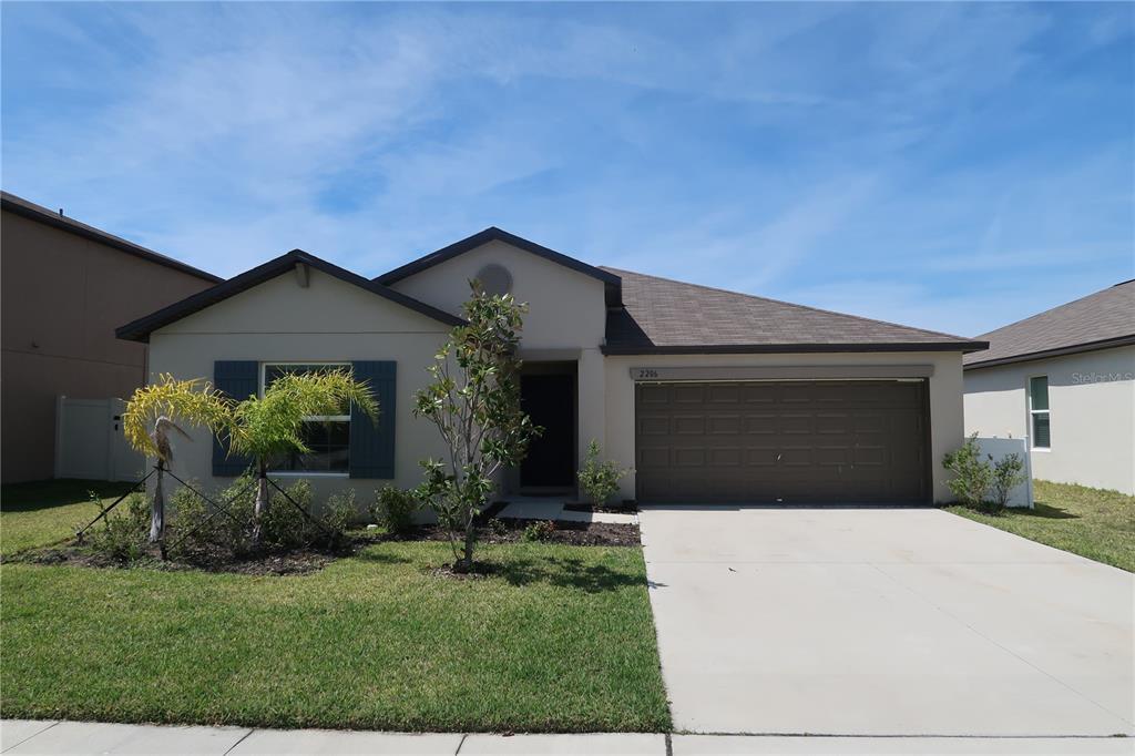 2206 Old Mining Rd in Lakeland, FL - Building Photo