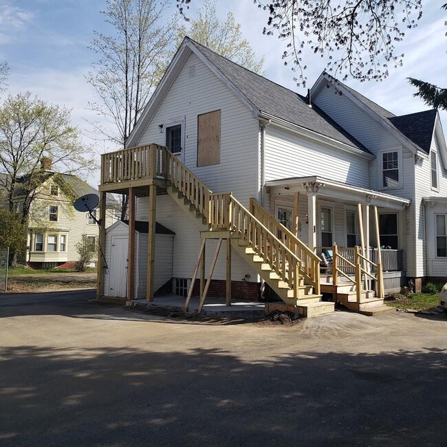 73 Charles St-Unit -3 in Rochester, NH - Building Photo - Building Photo