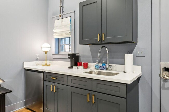 1738 N Rampart St in New Orleans, LA - Foto de edificio - Building Photo