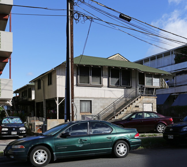 718 Kamuela Ave in Honolulu, HI - Building Photo - Building Photo