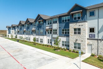 Legacy Lockhart Senior Apartments in Lockhart, TX - Foto de edificio - Building Photo