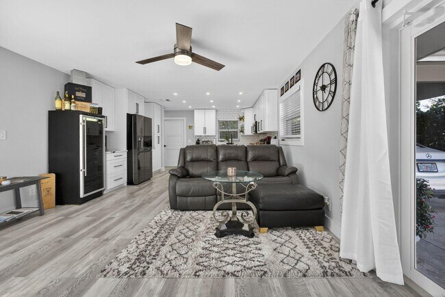 2388 S Wallen Dr in West Palm Beach, FL - Building Photo - Building Photo