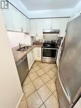 909-2909 Bay St. in Toronto, ON - Building Photo - Building Photo