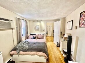 20 Bartlett Pl in Boston, MA - Building Photo - Building Photo