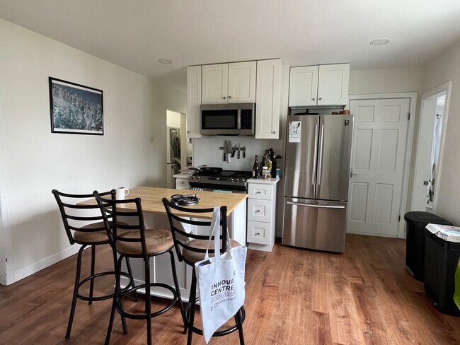 92 Newton St, Unit 2 in Somerville, MA - Building Photo - Building Photo