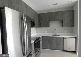 989 S Buchanan St in Arlington, VA - Foto de edificio - Building Photo