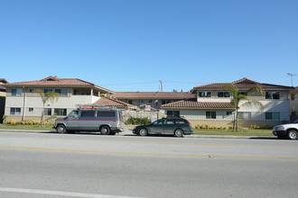 Star Apartments in Santa Clara, CA - Building Photo - Building Photo