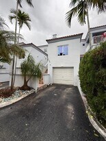 2408 NE 135th St in North Miami, FL - Building Photo