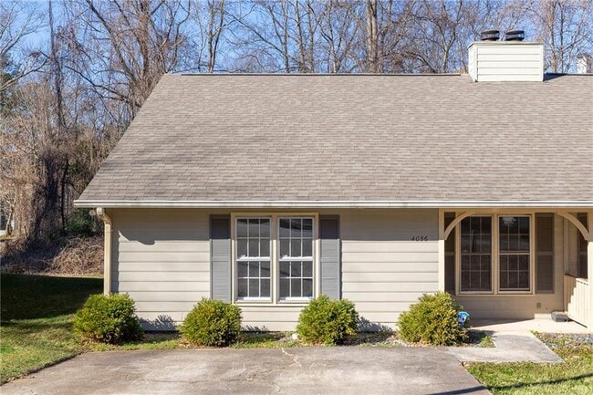 property at 4056 Coopers Hill Dr SE