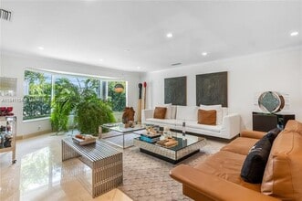 13100 Keystone Ter in North Miami, FL - Foto de edificio - Building Photo