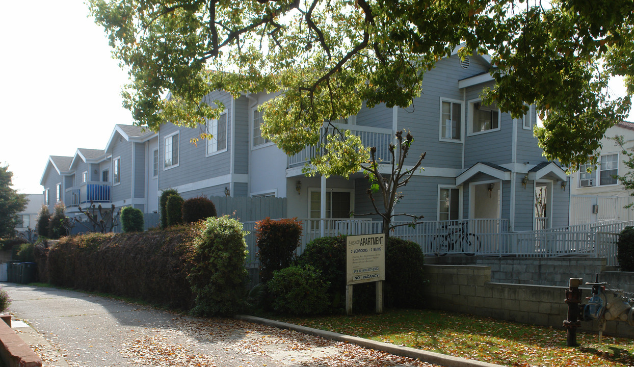 168 Catalina Ave in Pasadena, CA - Building Photo