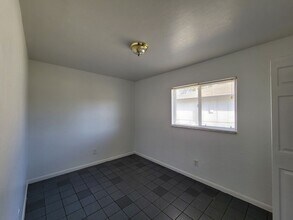 931 SE 23rd Pl in Cape Coral, FL - Building Photo - Building Photo