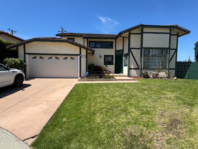 property at 2331 Cypress Cir Dr
