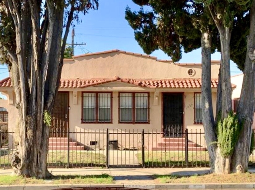 1237 W 56th St, Unit 1237 56th W 56th Street in Los Angeles, CA - Building Photo