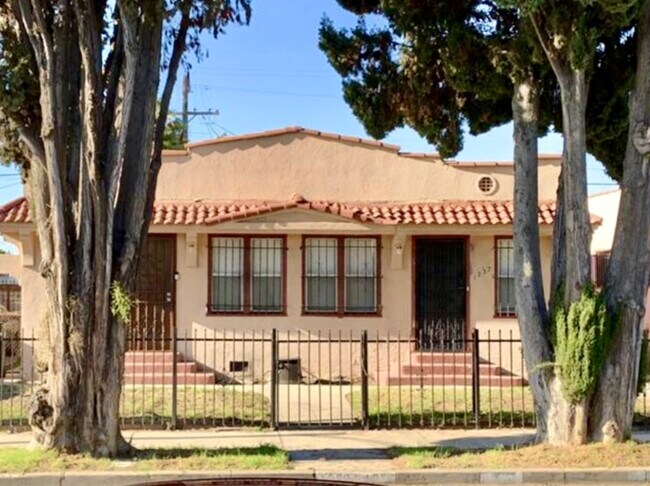 1237 W 56th St, Unit 1237 56th W 56th Street