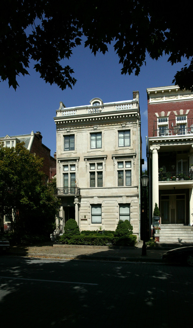 2020 Monument Ave in Richmond, VA - Building Photo - Building Photo