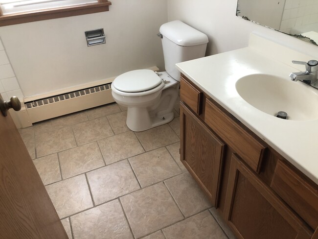 1026 W Badger Rd, Unit # 4