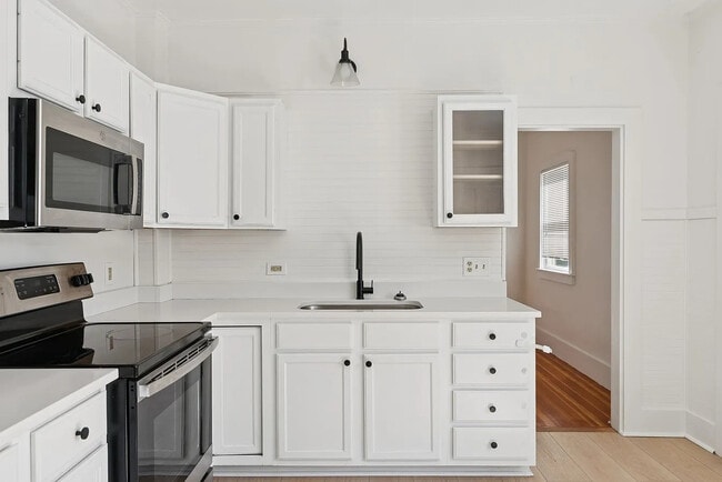 22 York St, Unit Apt #2 in Kennebunk, ME - Building Photo - Building Photo