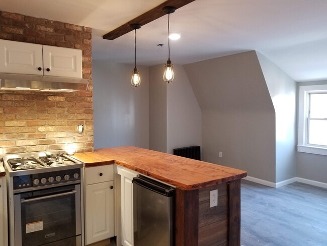 40 Olive St in Bloomfield, NJ - Building Photo - Building Photo