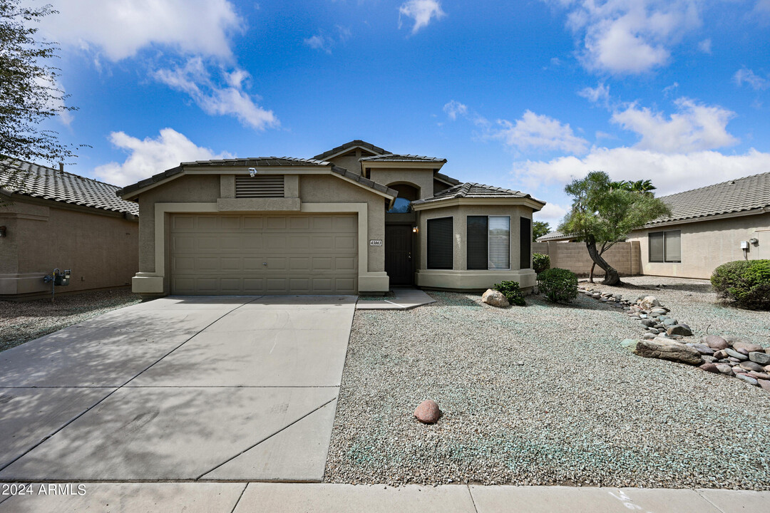 43863 W Cahill Dr in Maricopa, AZ - Building Photo