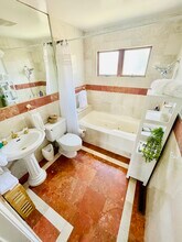 245 26th St, Unit Beach Retreat in Hermosa Beach, CA - Building Photo - Building Photo
