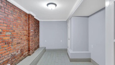 118 E 7th St in New York, NY - Building Photo - Building Photo