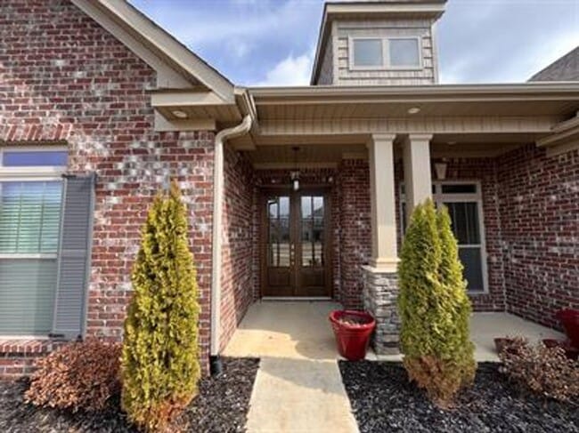 property at 7419 Flint Xing Cir SE