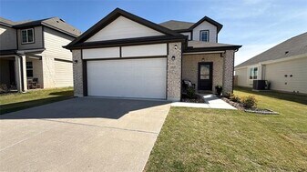 1025 Wind Drift Wy in Fort Worth, TX - Building Photo