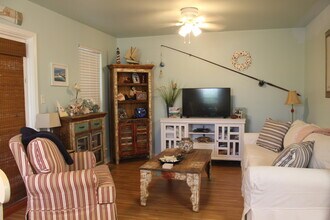 88 Hutchinson St in Destin, FL - Building Photo - Building Photo