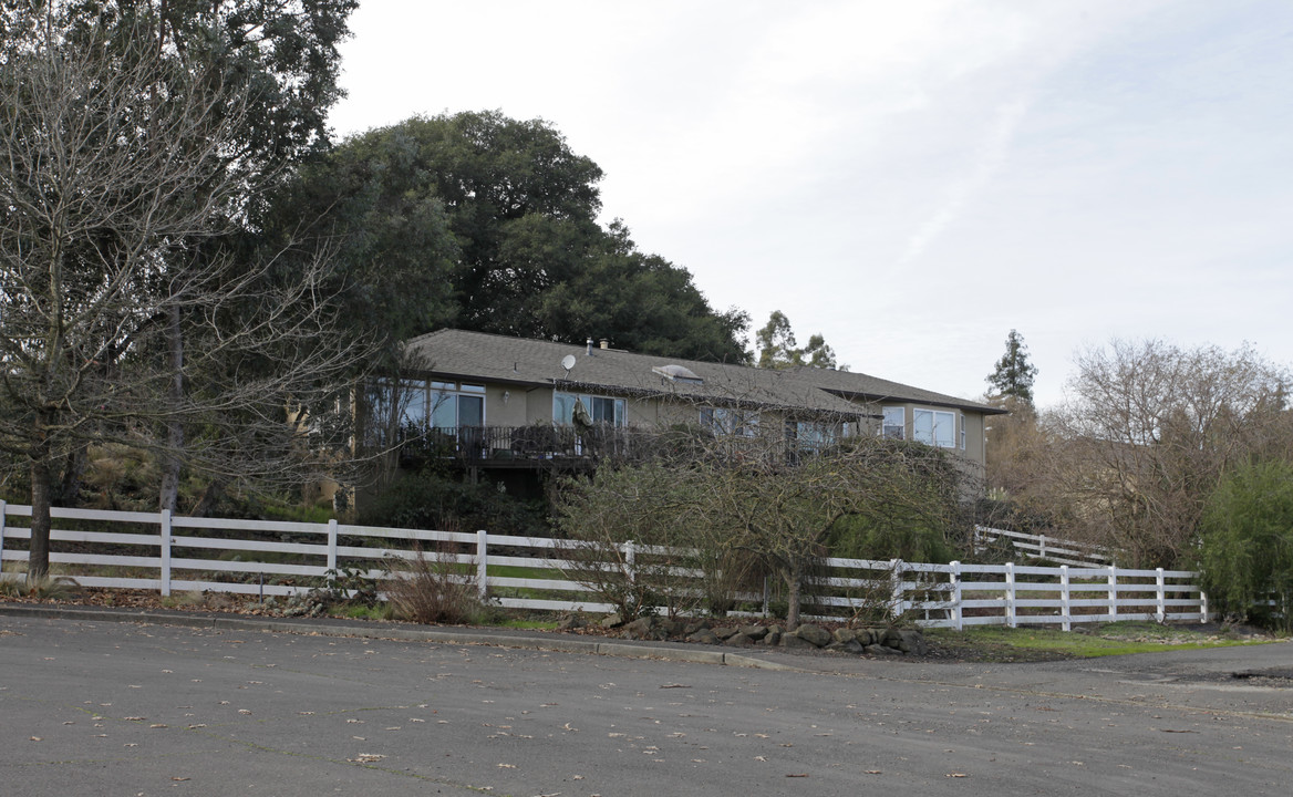 5712 Hatchery Ct in Penngrove, CA - Building Photo