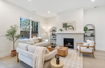 15628 NW Raywood Ln in Portland, OR - Building Photo - Building Photo