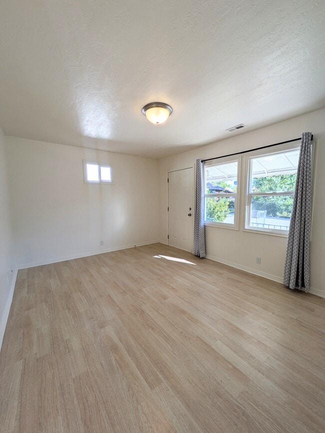 638 W 3rd Ave in Midvale, UT - Building Photo - Building Photo